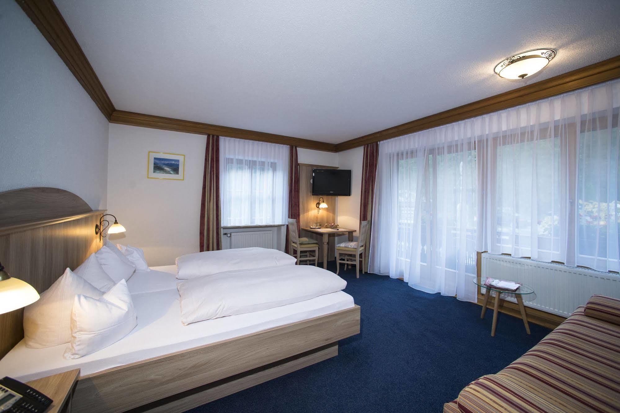 Aktivhotel & Gasthof Schmelz Ihr Urlaubs Hotel In Inzell Mit Wellness Hallenbad, Alpensauna & Dampfbad 外观 照片